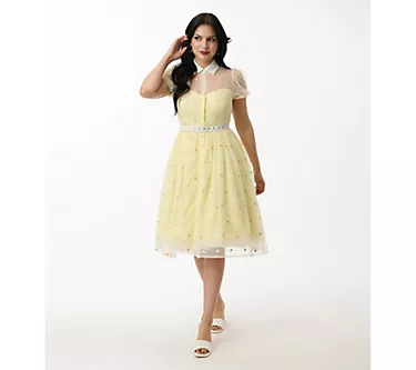 104908-unique-vintage-yellow-daisy-print-hollie-swingdress-1.webp