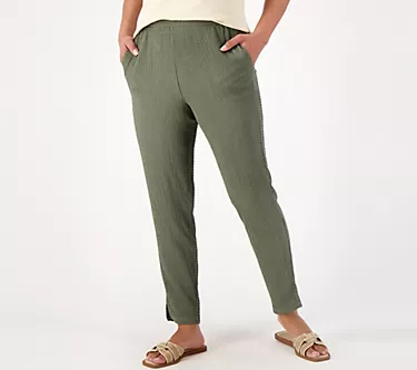 164145-isaac-mizrahi-live-petite-textured-knit-ankle-leg-pant-1.webp