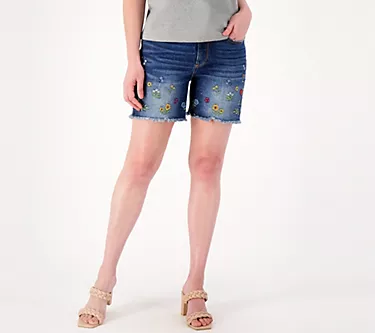 Driftwood Jeans Lulu Embroidered Cut Off Short- Tweedle Dee 1 174460-driftwood-jeans-lulu-embroidered-cut-off-short-tweedle-dee-1.webp