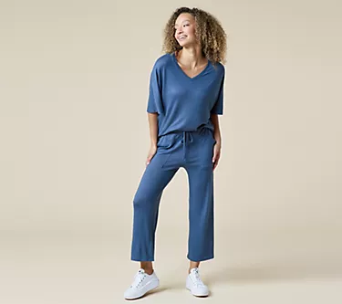 Softies Dream Relaxed V-Neck & Capri Lounge Set
