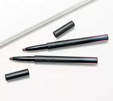 Surratt Beauty Dual-Ended Smoky Eye Baton Duo 1 25836-surratt-beauty-dual-ended-smoky-eye-baton-duo-1.webp