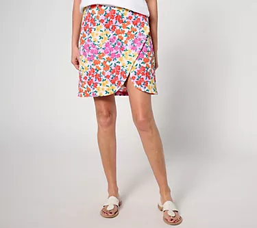274921-isaac-mizrahi-live-petite-choice-of-solid-or-print-pebble-knit-skort-1.webp