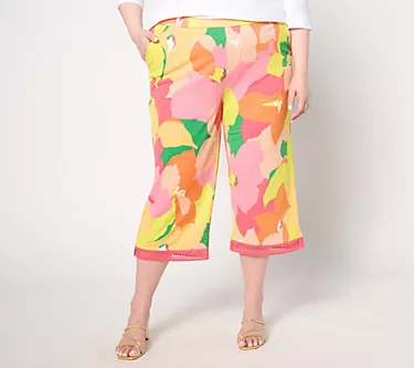 348962-isaac-mizrahi-live-petite-printed-pebble-knit-pull-on-culotte-pants-1.webp