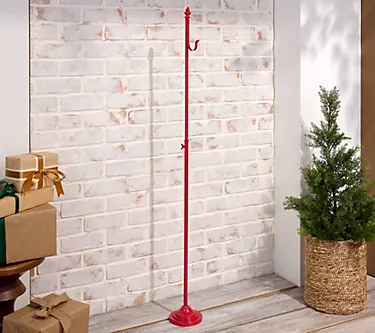 363672-kringle-express-standing-metal-wreath-hanger-1.webp