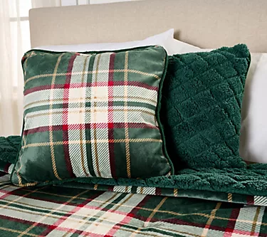 Sandra Lee (2) 18" x 18" Reversible Plaid/Sherpa Pillows
