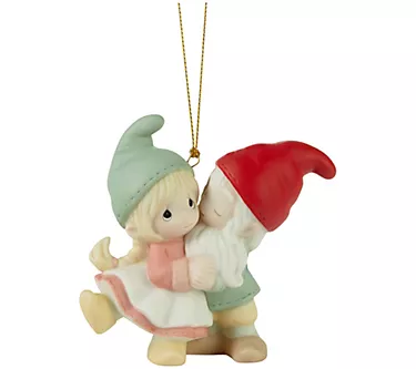 367912-precious-moments-it-s-kiss-mas-time-gnome-coup-le-ornament-1.webp