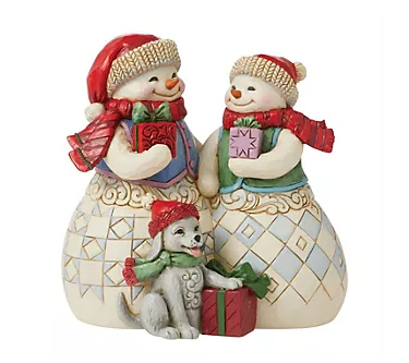 Enesco  Jim Shore Snow Couple with Puppy Fig