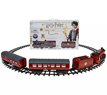 Hogwarts Battery Operated 37-Piece Train Set with Remote