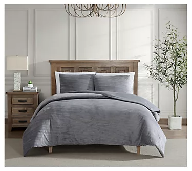 375956-tahari-home-zadie-soft-crinkle-velvet-comforterset-king-1.webp