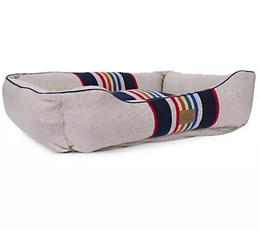 376320-pendleton-large-yellowstone-national-park-kuddler-bed-1.webp