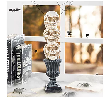 Glitzhome 18''H Halloween Resin Stacked Skull Table Decor